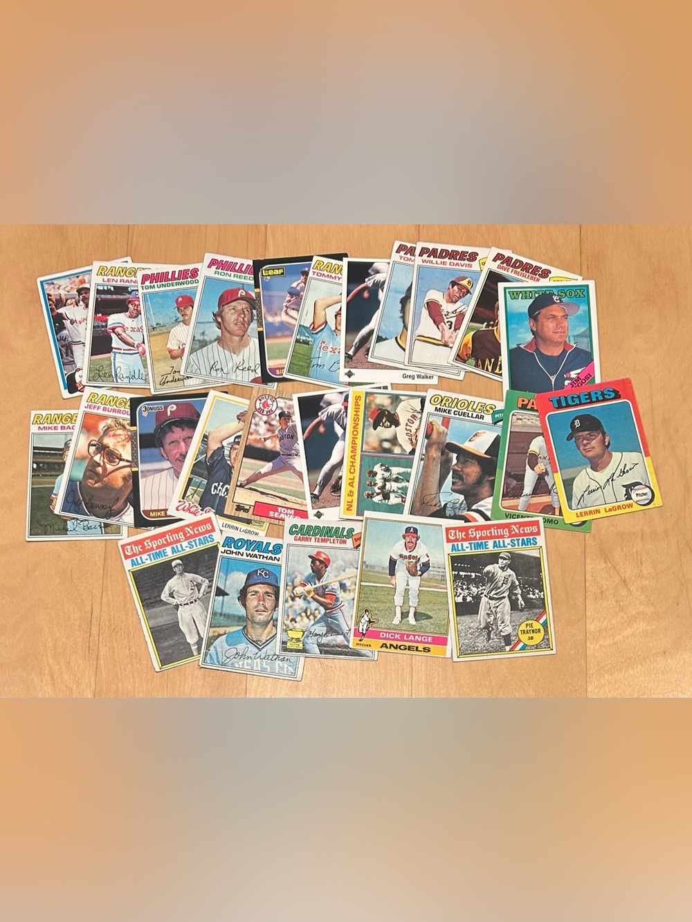 Vintage 1970’s / 1980’s MLB Collector’s Cards (Lot of 25)